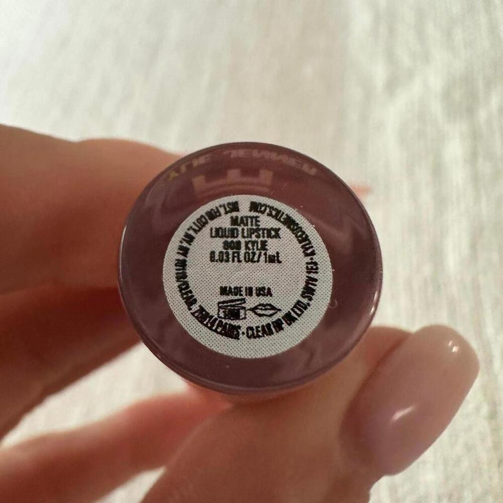 Kylie Cosmetics Matte Mini Liquid Lipstick – 808 Kylie Soft Dusty Rose - Picture 3 of 3
